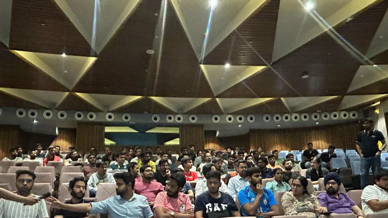 SPJIMR Alumni Relations Committee and PGPM hosted an immersive Vaartalaap session.