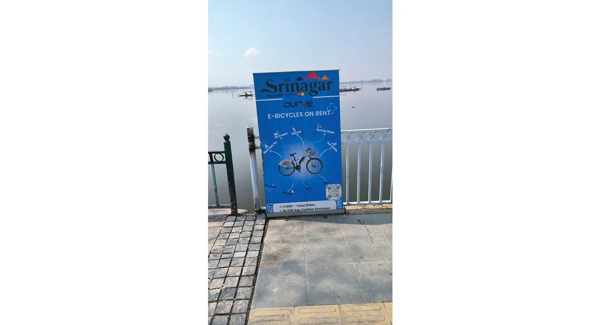 doccdiaries-the-snow-capped-peaks-of-kashmir-and-a-silent-revolution-pedal-forward-slider-pic-1