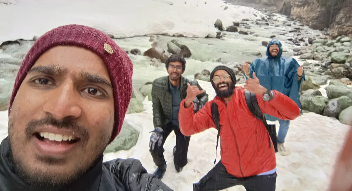 doccdiaries-the-snow-capped-peaks-of-kashmir-and-a-silent-revolution-pedal-forward-slider-pic-10