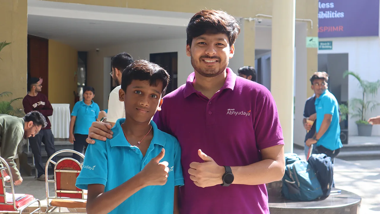 Hastantaran 2024 ceremony at SPJIMR with PGDM participants and Abhyudaya Sitaras.