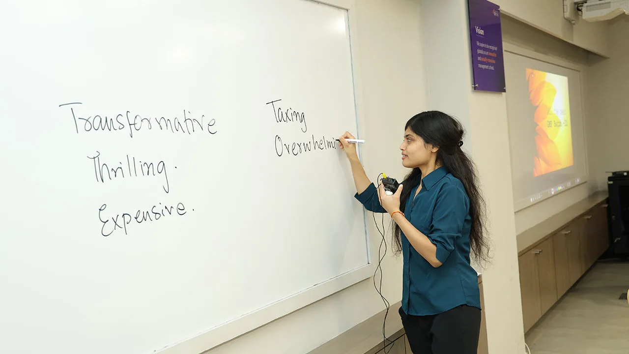 Participants sharing GMP learning experience during the SPJIMR batch 22 farewell event