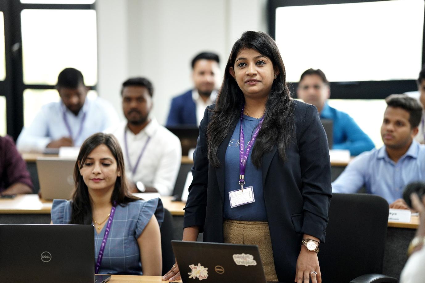 Experienced managers learning negotiation strategies in SPJIMR PGPMBM classroom